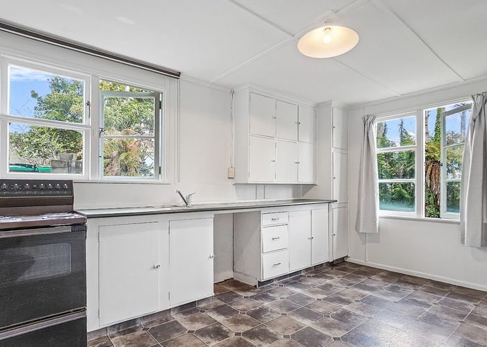  at 1 Wyndham Road, Hannahs Bay, Rotorua, Bay Of Plenty