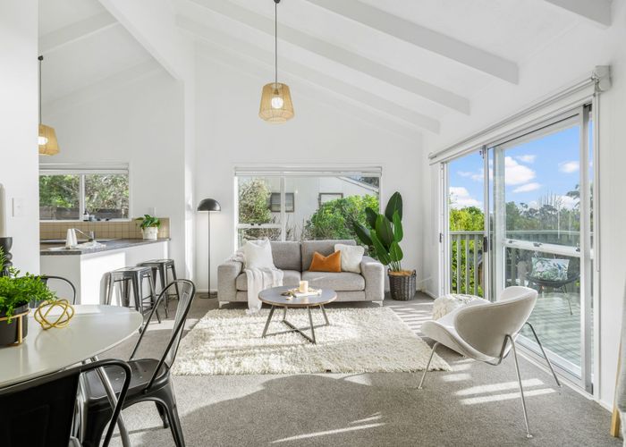  at 2/6 Oruamo Place, Beach Haven, Auckland