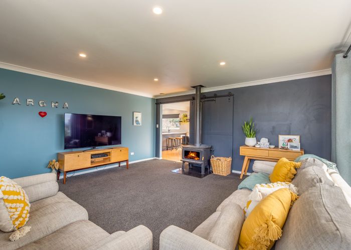  at 82 Gloaming Hill, Titahi Bay, Porirua