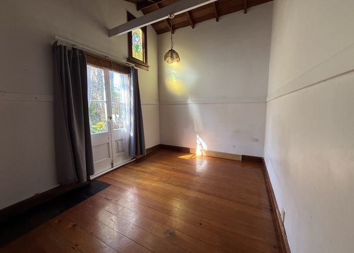  at 2/523 Beach Road, Murrays Bay, North Shore City, Auckland