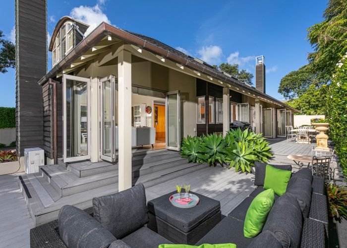  at 7 Centennial Place, Campbells Bay, Auckland