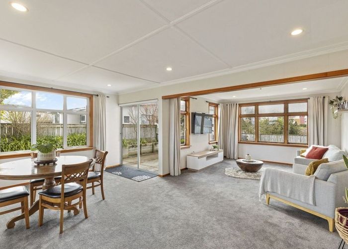  at 106b Seaview Road, Westown, New Plymouth, Taranaki
