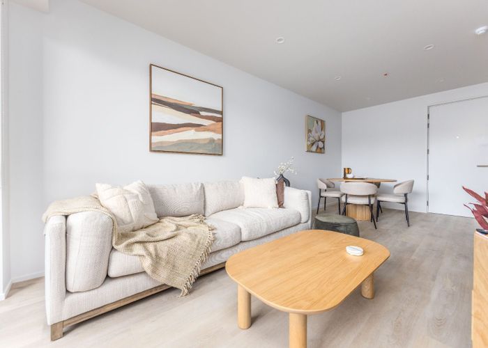  at 2/1 Reiputa Lane, Mount Wellington, Auckland City, Auckland