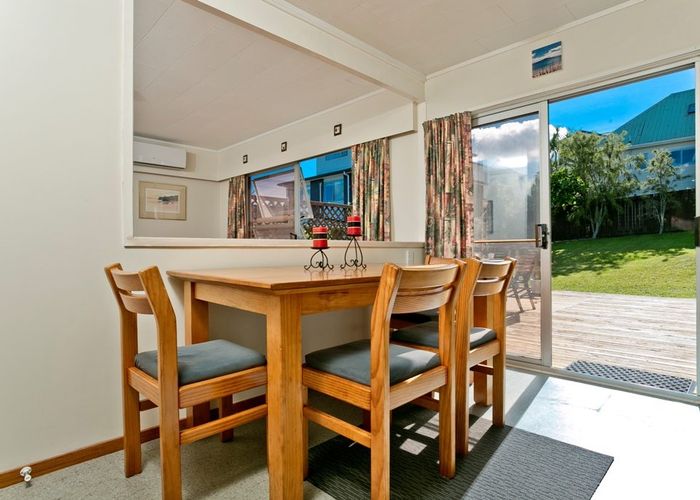  at 52 Lavery Place, Sunnynook, Auckland
