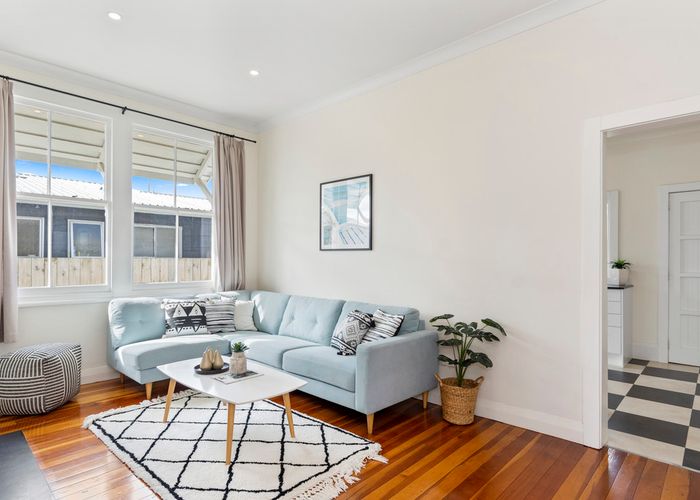  at 4A GLOUCESTER ROAD, Mount Maunganui, Tauranga