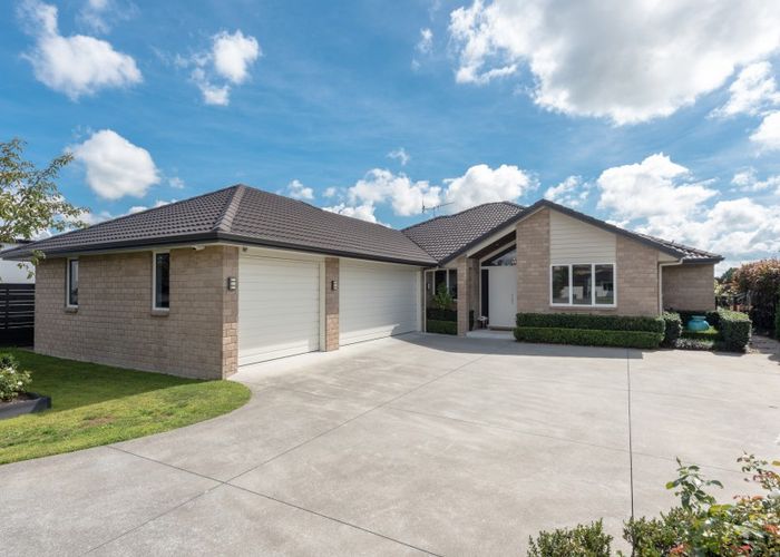  at 15 Kentwood Place, Flagstaff, Hamilton