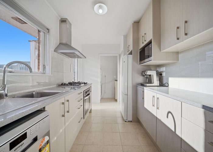  at 1/5 Wairau Road, Milford, North Shore City, Auckland