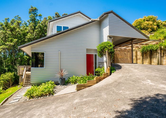  at 305B Glenfield Road, Glenfield, Auckland