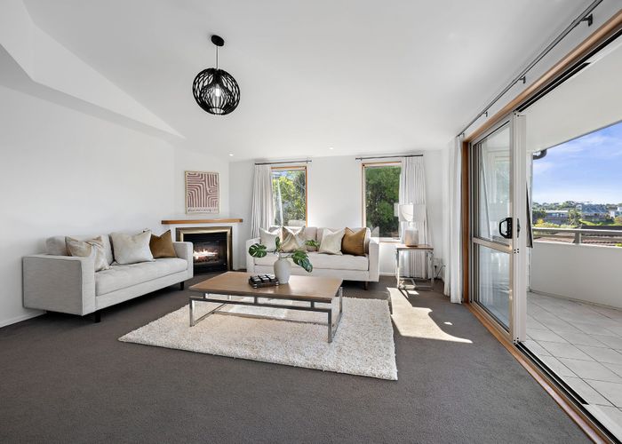  at 2C Braemar Road, Rothesay Bay, Auckland