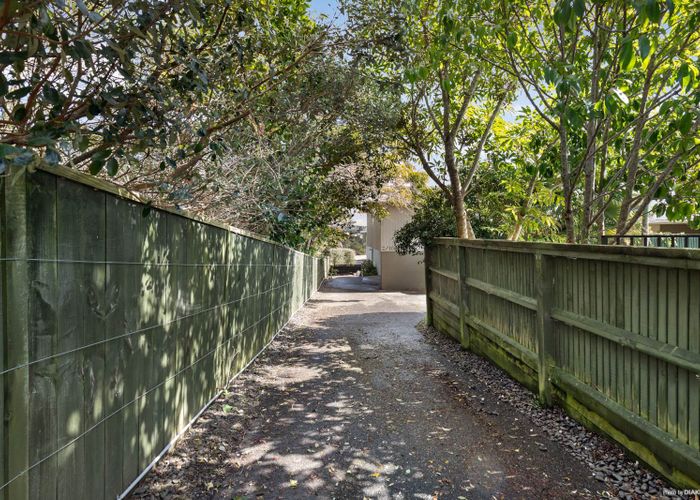  at 3/100 Aberdeen Road, Campbells Bay, Auckland