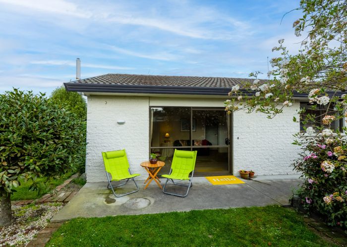  at 2/472 Avonhead Road, Avonhead, Christchurch