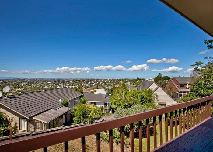  at 131 Sunset Road, Totara Vale, Auckland