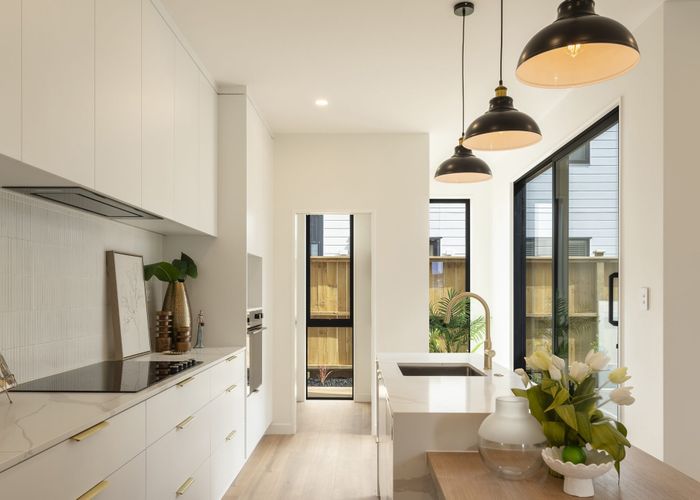  at 102E Te Oneroa Way, Long Bay, North Shore City, Auckland