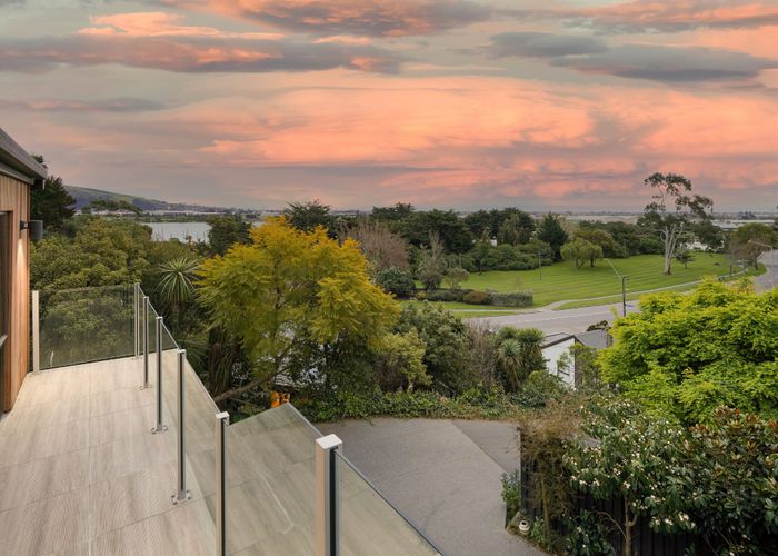  at 2 Cannon Hill Crescent, Mount Pleasant, Christchurch City, Canterbury