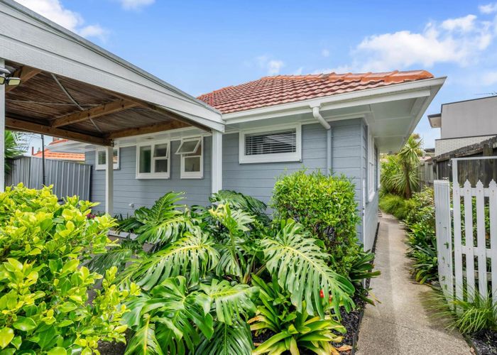  at 19C Corrella Road, Belmont, North Shore City, Auckland