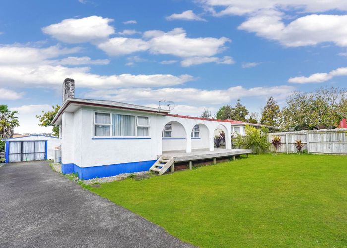  at 6 Normandy Place, Henderson, Auckland