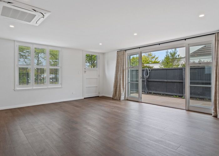  at 1/135 Aikmans Road, Merivale, Christchurch