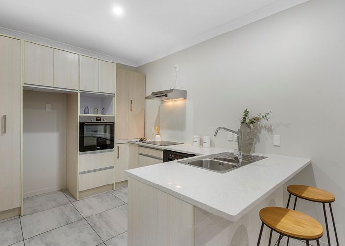  at 16/44 Carlos Drive, Flat Bush, Auckland