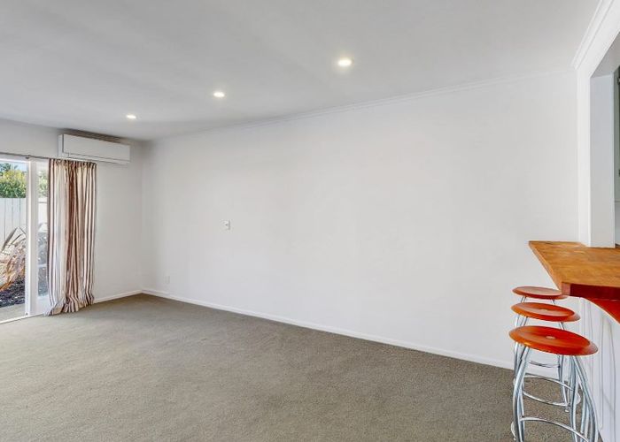  at 2/74 Asquith Avenue, Mount Albert, Auckland