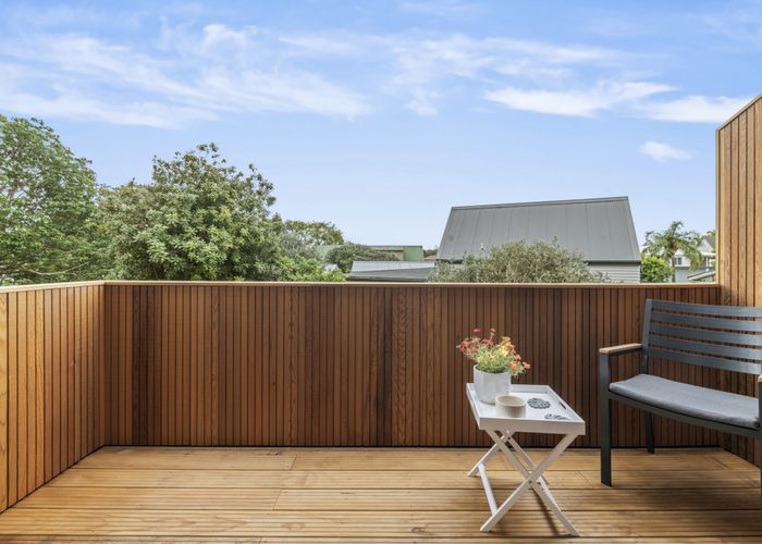  at 2/9 Feltwell Place, Mangere Bridge, Manukau City, Auckland