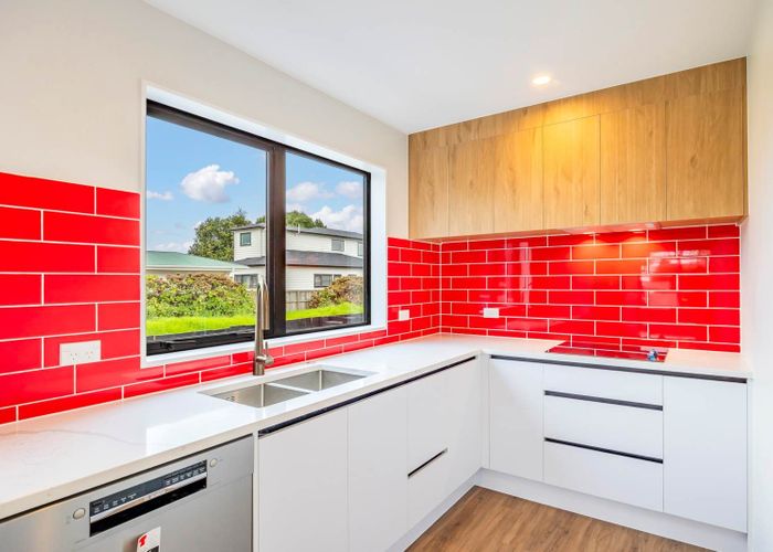  at 2/21 Peachgrove Road, Te Atatu Peninsula, Waitakere City, Auckland