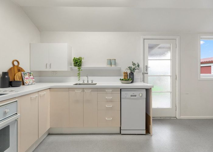  at 25 Wades Avenue, St. Martins, Christchurch City, Canterbury