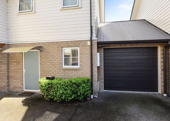  at 69 Chiefs Court, Hamilton East, Hamilton