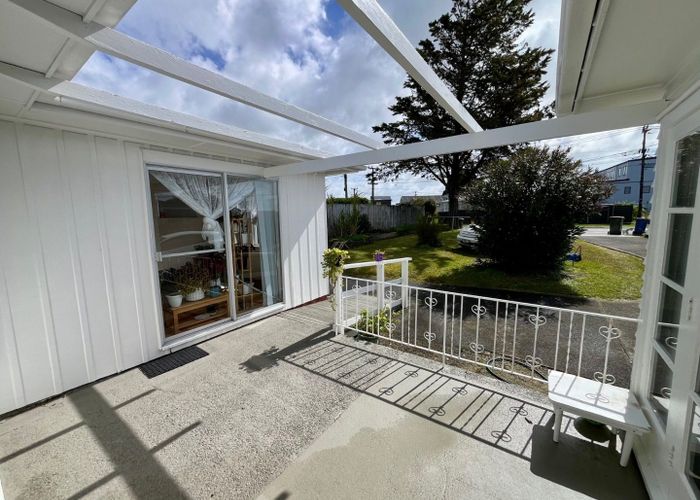  at 47 Royal View Road, Te Atatu South, Waitakere City, Auckland