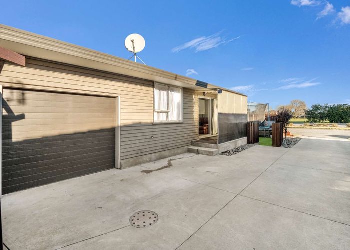  at 90A Queenspark Drive, Parklands, Christchurch City, Canterbury