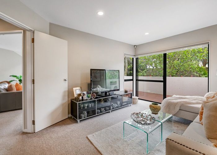  at 19 Calypso Way, Unsworth Heights, North Shore City, Auckland