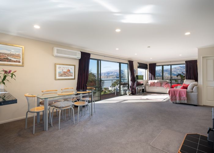  at 9 Glas Brae, Lyttelton