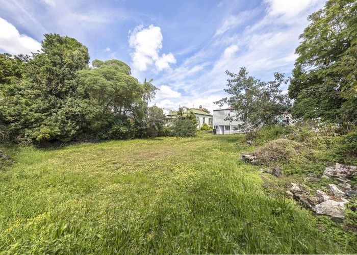 Free property data for 8A Carrick Place, Mount Eden, Auckland homes.co.nz