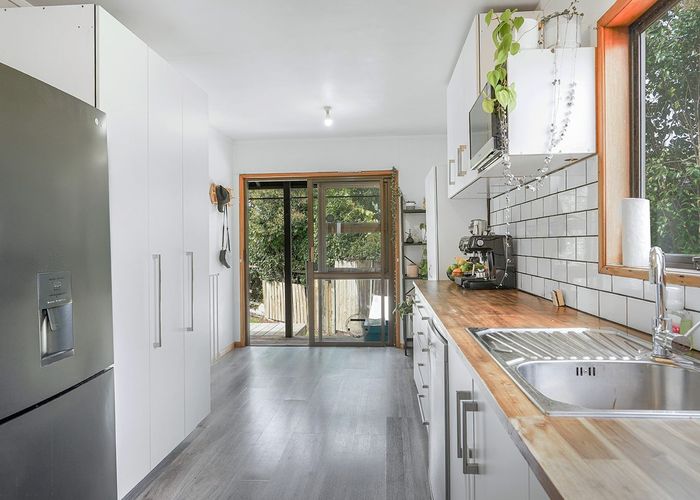  at 74A Kahikatea Drive, Melville, Hamilton