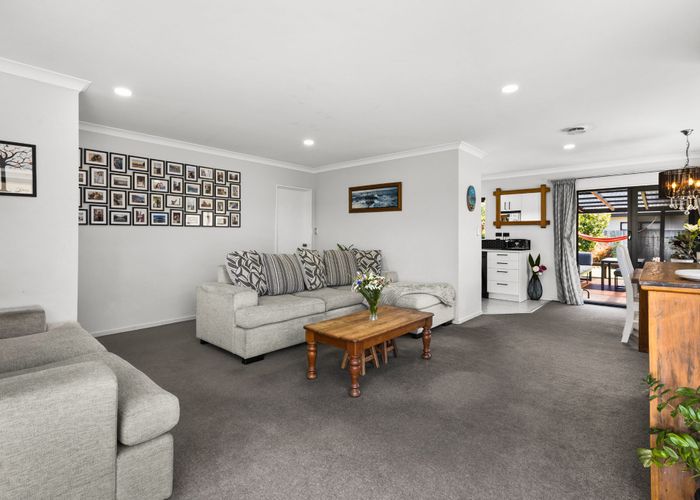  at 8 Bucksburn Place, Greenmeadows, Napier, Hawke's Bay