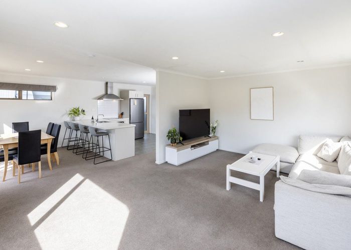  at 2/274 Burwood Rd, Burwood, Christchurch City, Canterbury