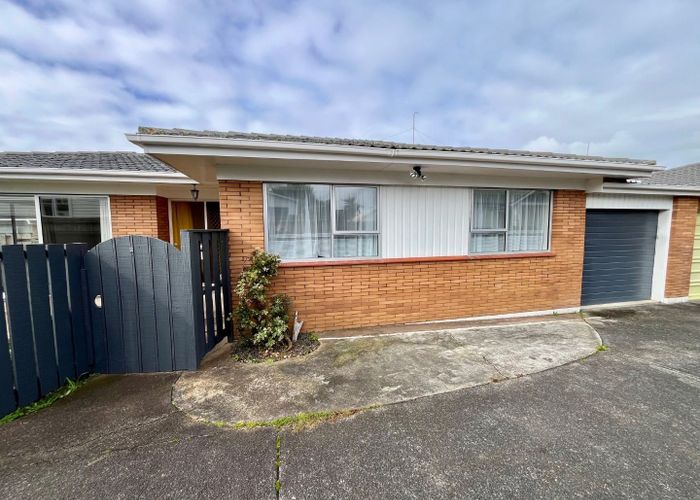  at 2/46 Tawhiri Road, One Tree Hill, Auckland City, Auckland