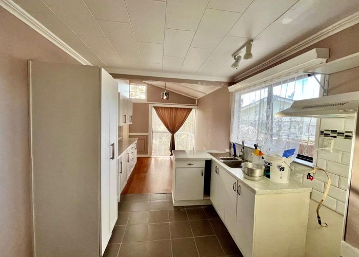  at 8 John Walker Drive, Manurewa, Manukau City, Auckland