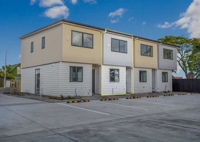  at 2/103 Botany Road, Botany Downs, Manukau City, Auckland