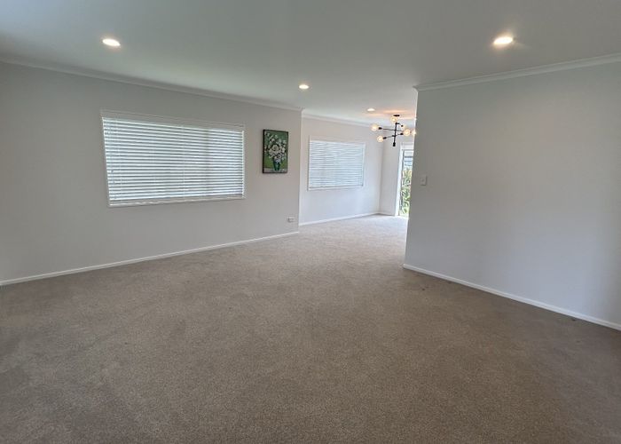  at 33 Newinn Crescent, Dannemora, Manukau City, Auckland