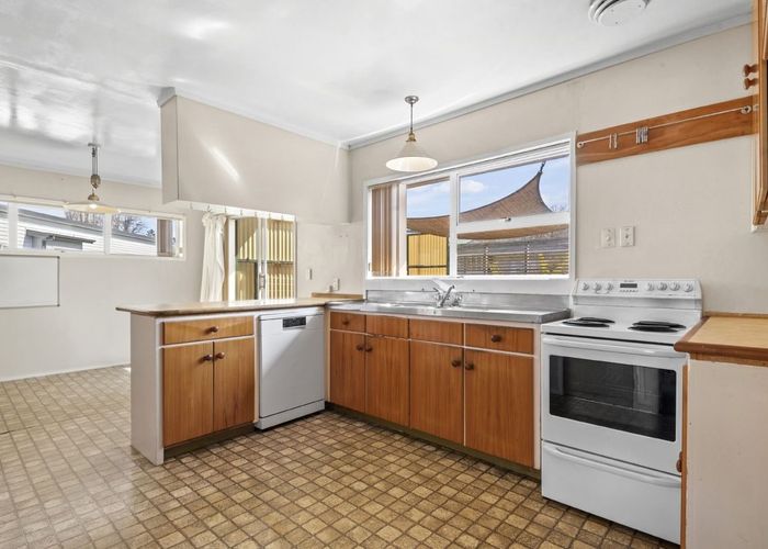  at 6 Bellcroft Place, Belmont, Auckland