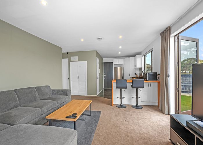  at 1/84 Queenspark Drive, Parklands, Christchurch City, Canterbury