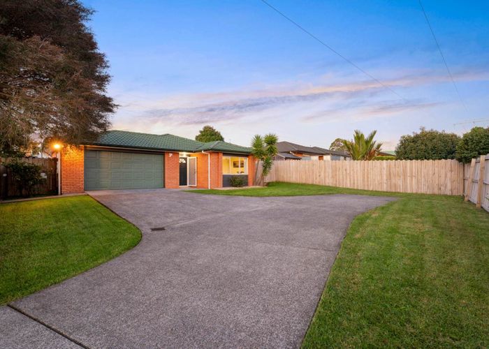  at 8 Edingale Court, Flat Bush, Manukau City, Auckland