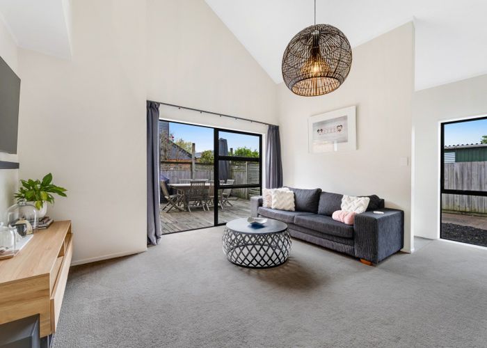  at 4/72 Moore Street, Howick, Manukau City, Auckland