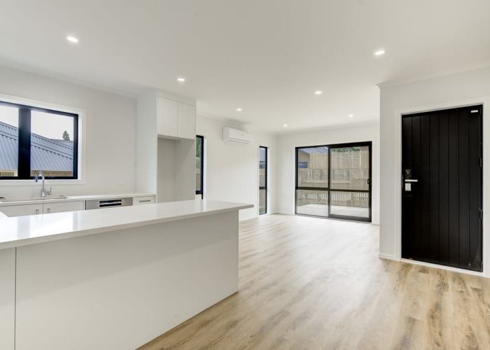 at 2/49 Hinton Avenue, Forest Lake, Hamilton, Waikato