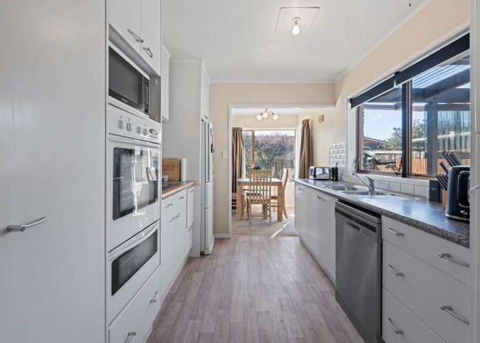  at 2/1 Glengowan Place, Conifer Grove, Papakura, Auckland