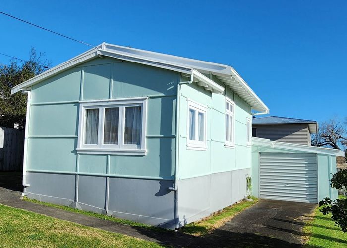  at 2/46 Salisbury Road, Birkdale, North Shore City, Auckland