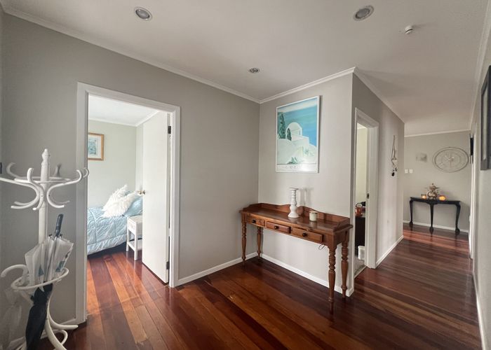  at 607 Beach Rd, Rothesay Bay, North Shore City, Auckland