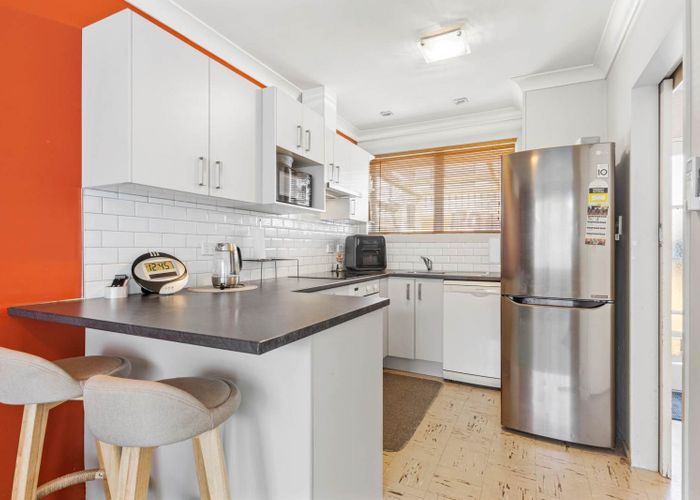  at 2/38 Glen Avenue, Papatoetoe, Manukau City, Auckland