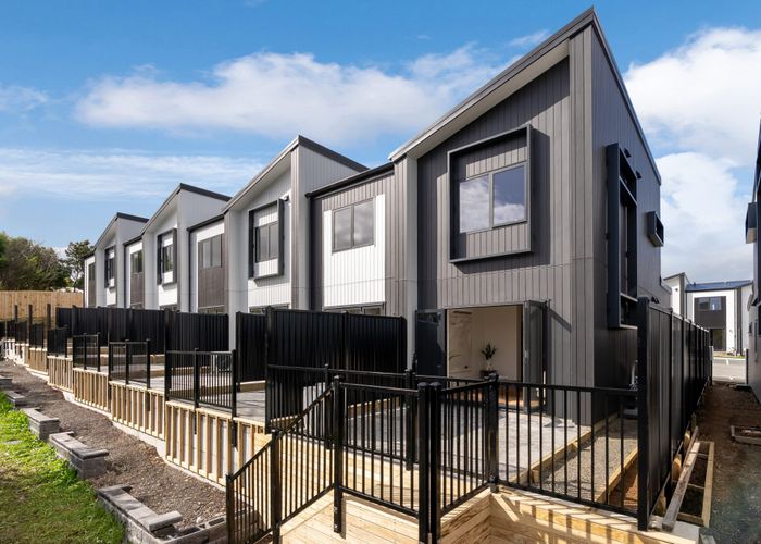  at 1/6 Ngaroma House Drive, Hobsonville, Waitakere City, Auckland