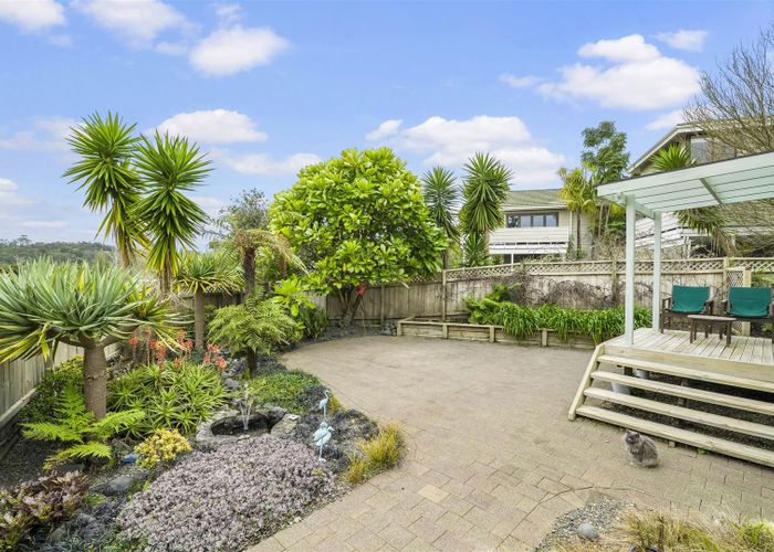 at 24 Houston Place, Bayview, Auckland